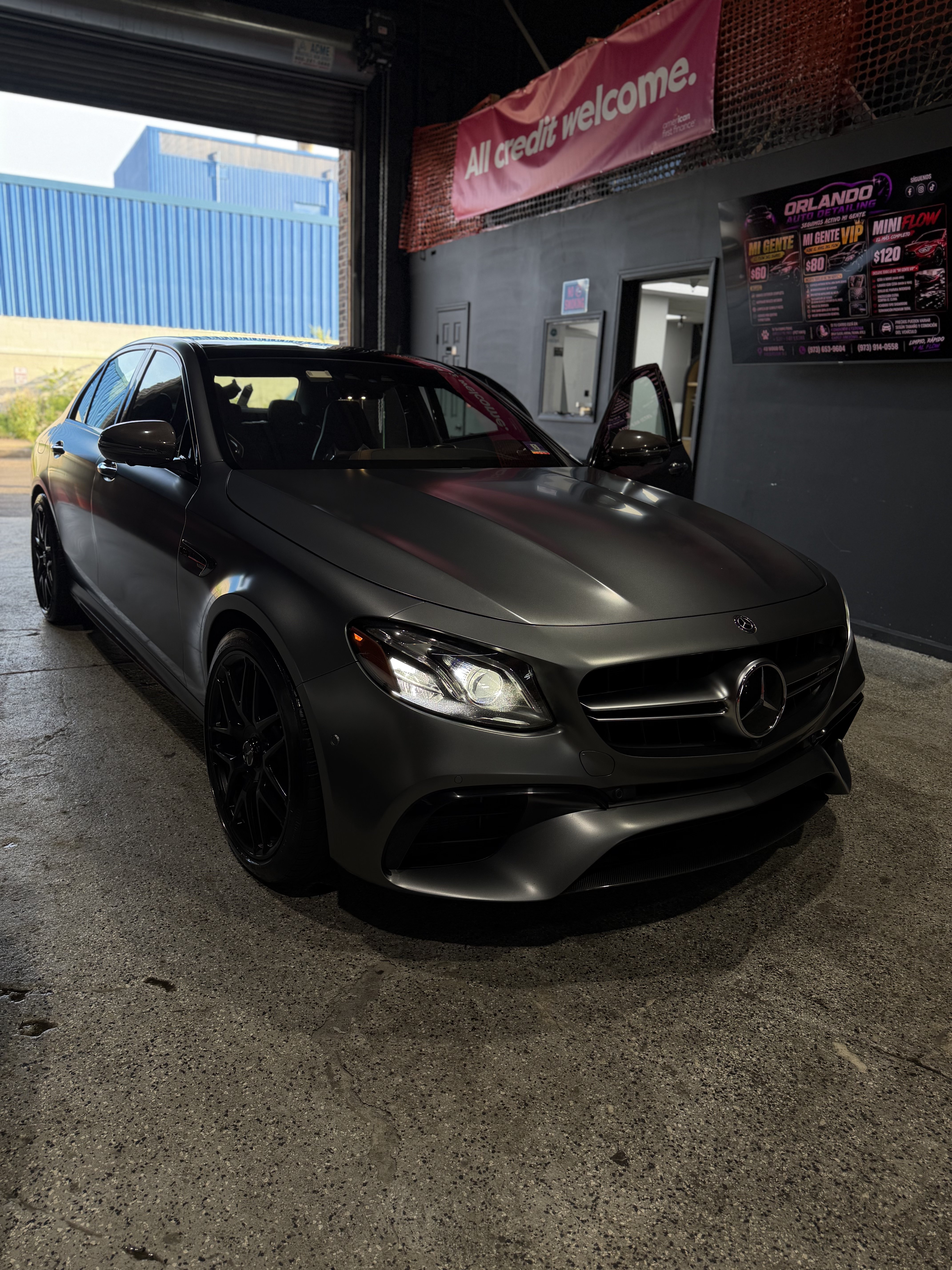 Garage photo 2