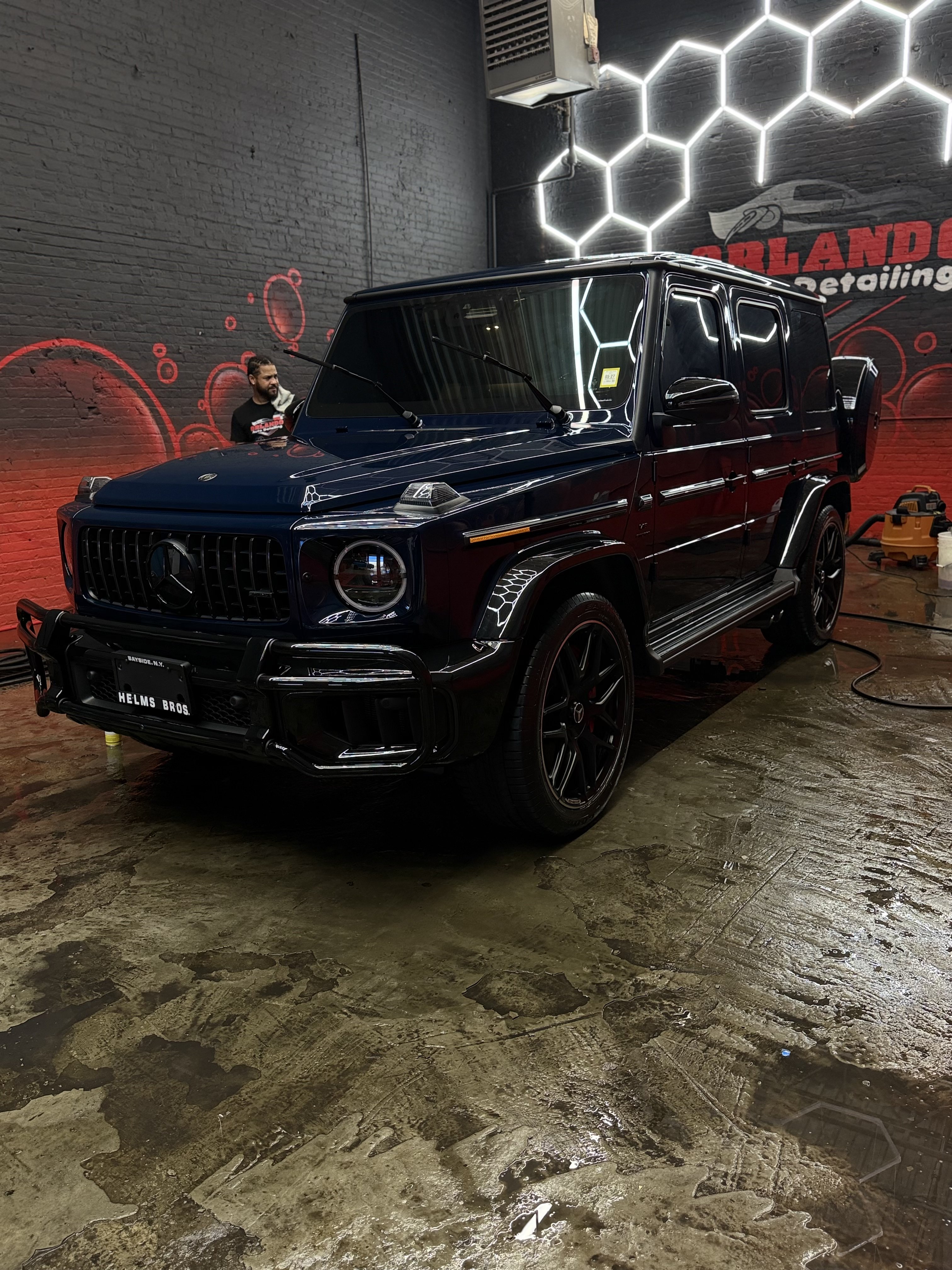 Garage photo 3